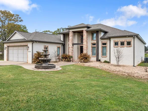 1084 Biltmore Dr, McComb, MS 39648