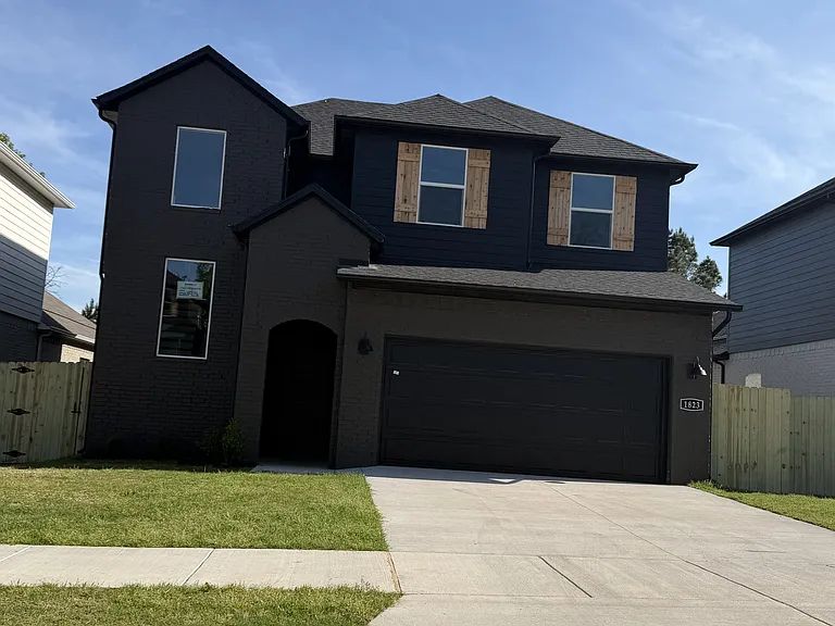 1823 E Fiji St — Photo 19