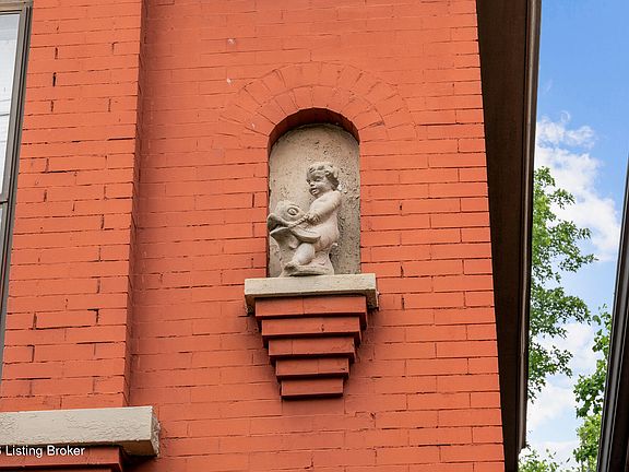4th image of 1220 S Floyd St