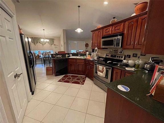 5th image of 2 Arbor Ln