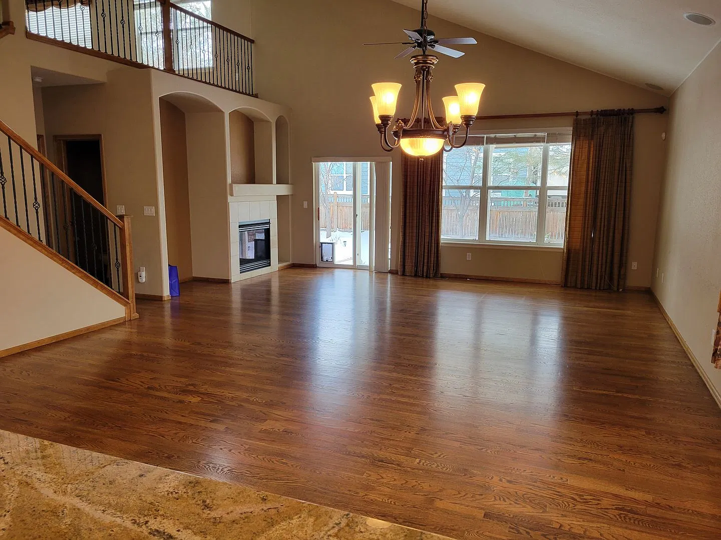 Spacious 4 bedroom + loft open floor plan former model home for rent in Frederick! — Photo 2