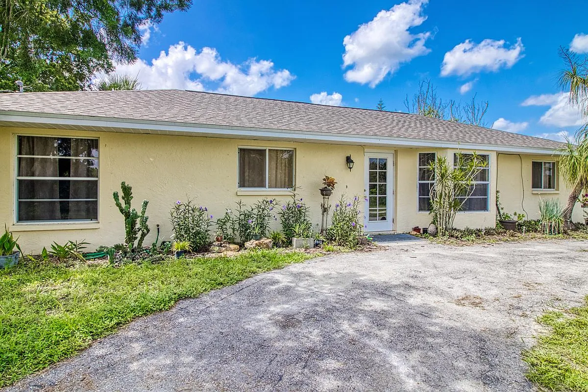 Building Photo - 17430 Willow Brook Ln