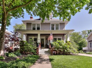 812 W Daniel St, Champaign, IL 61820