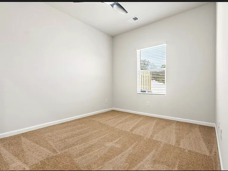 3247 Hamlet Dr — Photo 7