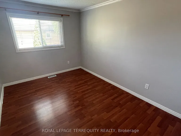 3151 Bracknell Cres — Photo 23