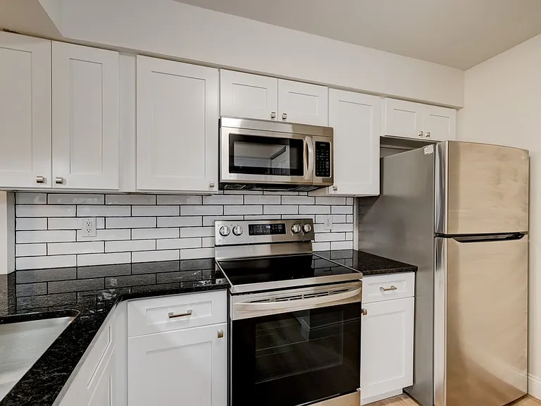 5562 E Virginia St — Photo 5