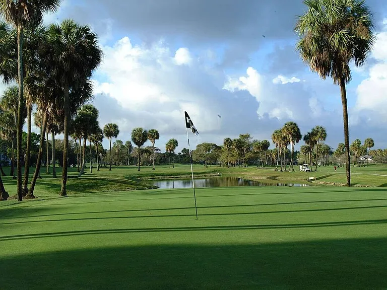 Oaks Clubhouse Dr — Photo 5
