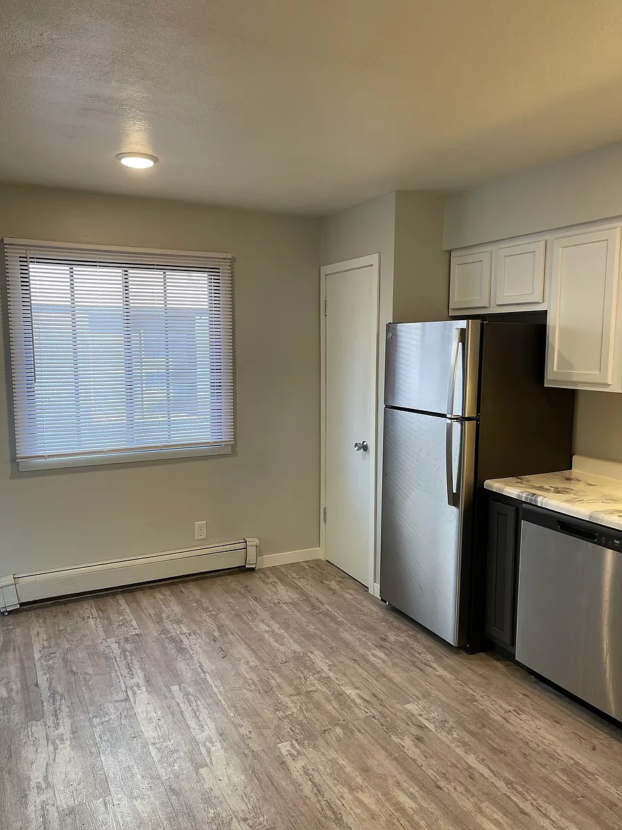 Building Photo - 444 S Johnson St #5