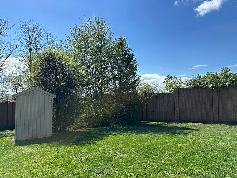 652 Park Ridge Dr — Photo 24
