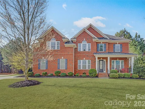 16518 Governors Club Ct, Charlotte, NC 28278