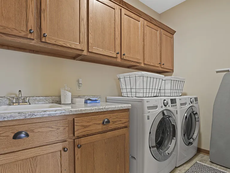 1016 Peterson Dr — Photo 28