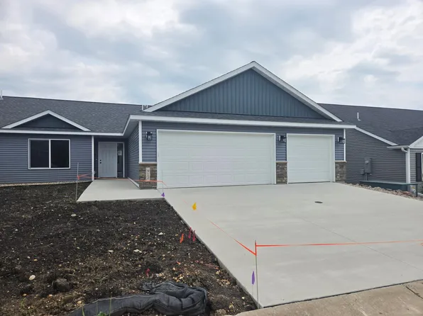 912 Katelyn Cir NE, Montgomery, MN 56069