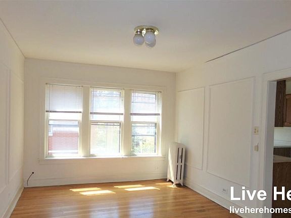 2nd image of 536 Hinman Ave #S3