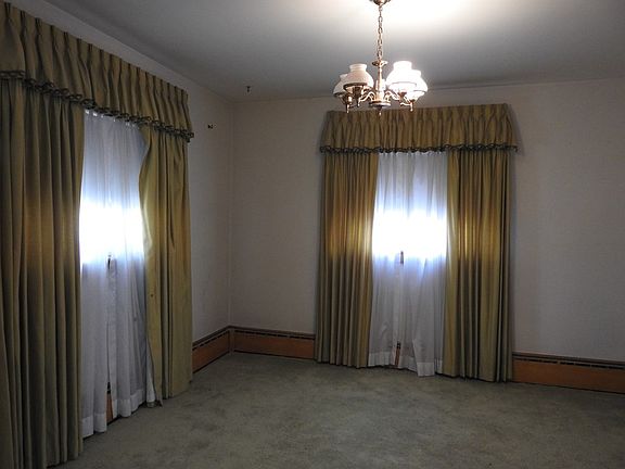 5th image of 434 E 2nd St