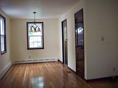 2nd image of 125 Vernon Ave