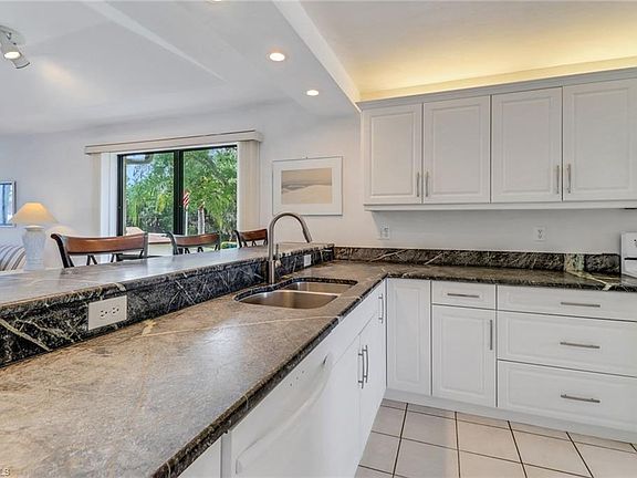 4th image of 4510 Chantelle DR #J-206