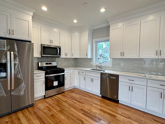 3rd image of 1 Eugene St #2
