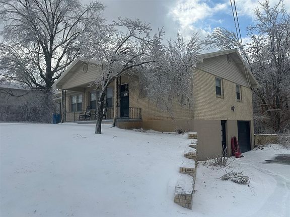 2nd image of 1028 Woodlawn St