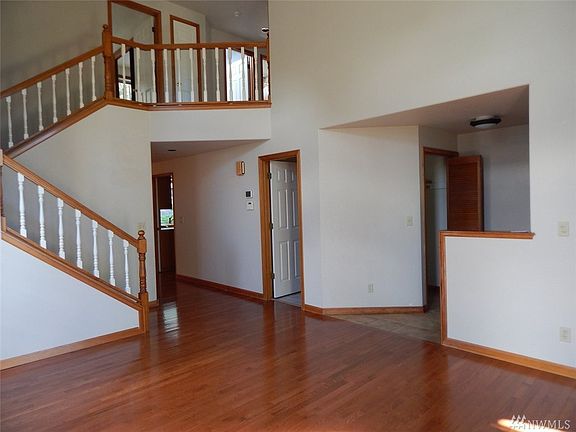 3rd image of 1713 Easthill Pl SW