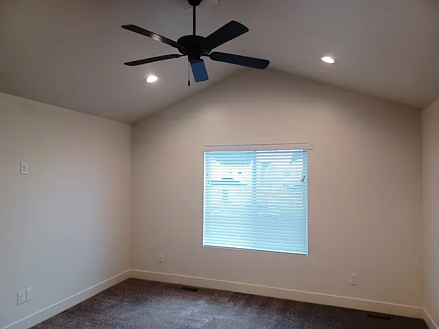 3 bed, 2.5 bath, 1759 sqft, $2,095 — Photo 4
