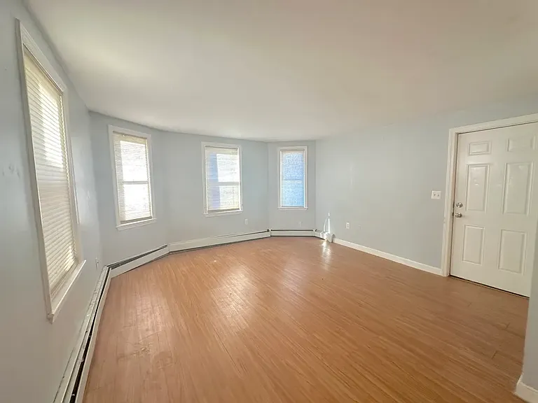 46 Cork St #1 — Photo 8