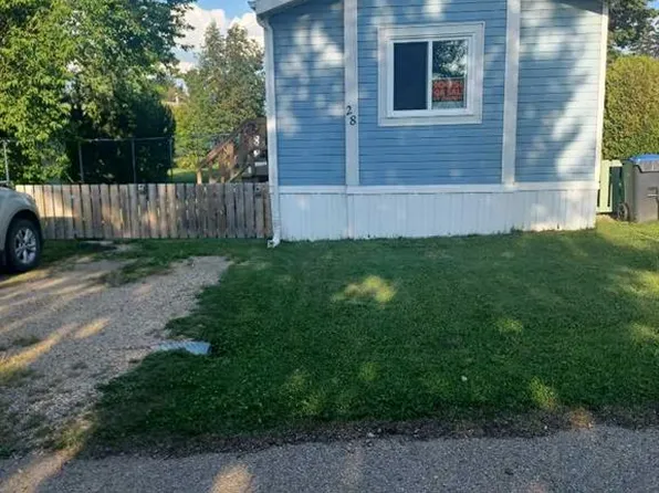 4851 46th St #28, Sylvan Lake, AB T4S 1X2