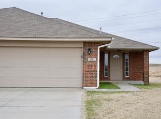 25 Lombardy Pl, Clinton, OK 73601