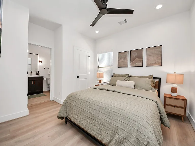 2524 Live Oak St — Photo 31