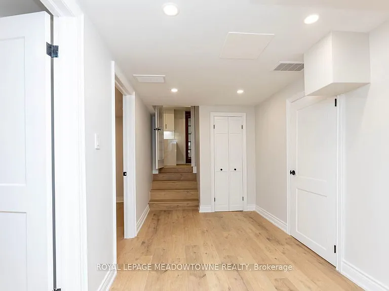 468 Gowland Cres #BASEMENT — Photo 18