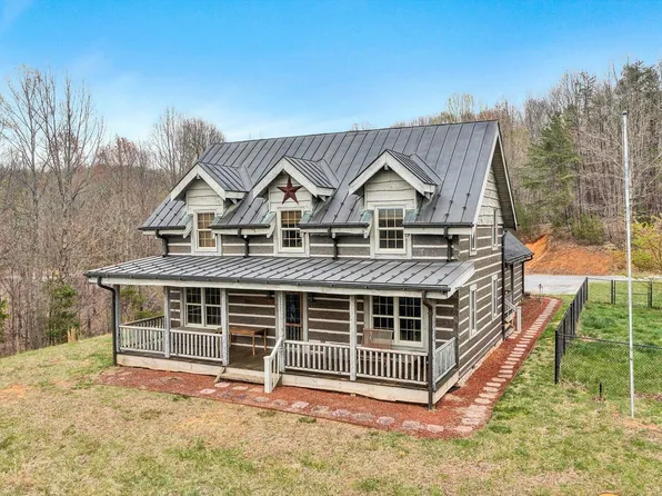 355 Moran Farm Ln, Troutville, VA 24175