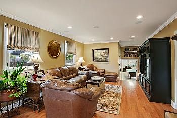 4th image of 6525 Argonne Blvd