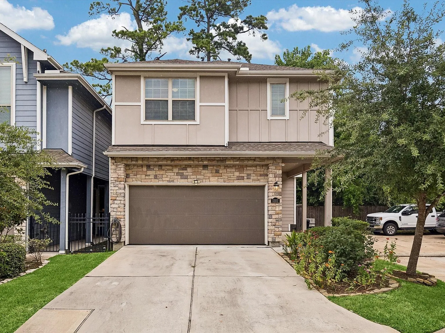3 bed, 2.5 bath, 2030 sqft, $2,900 — Photo 1