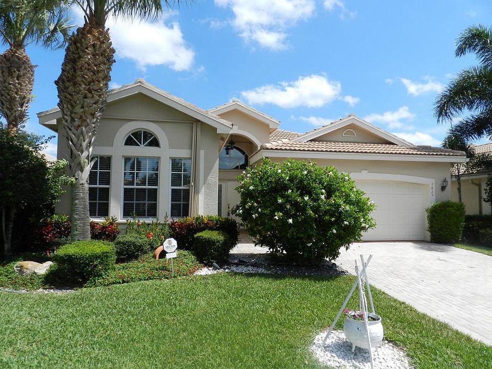 Home For Sale In Valencia Isles