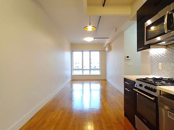 5th image of 880 Dekalb Ave APT 604