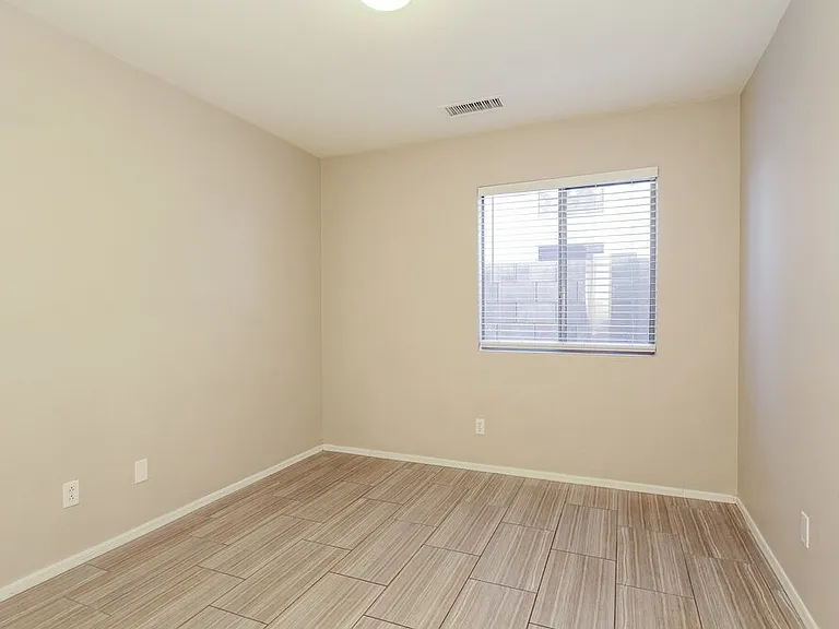 2525 S 109th Dr — Photo 13