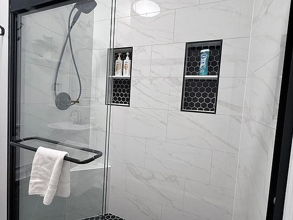 4th image of 1320 W Main St #1