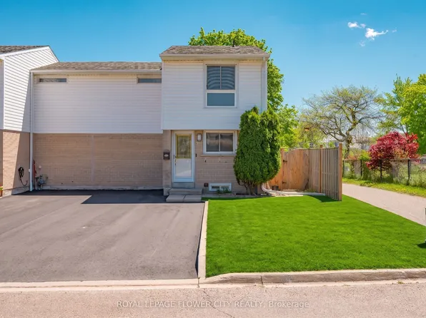 16 Gleneaden Ct, Brampton, ON L6S 2J7