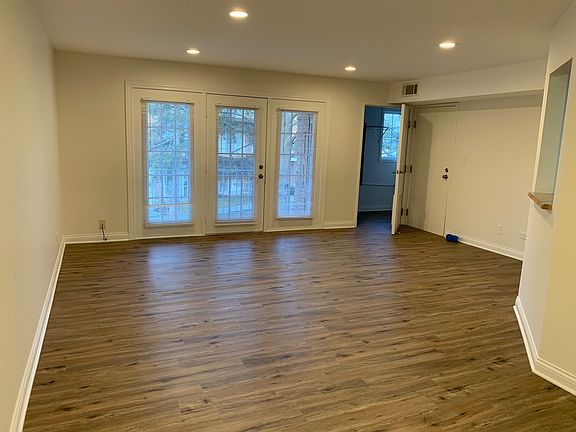 2nd image of 625 Quincy Bridge Ln APT 104