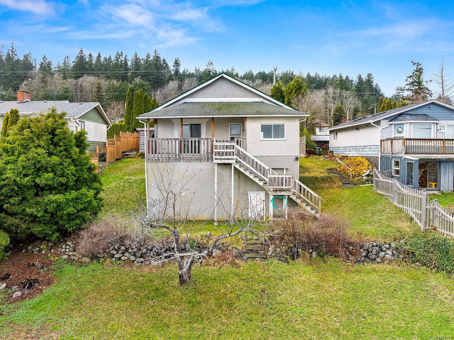 5642 Island Hwy S photo 1