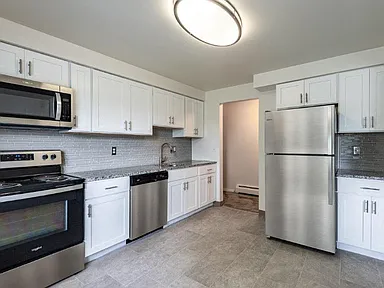Glenbrook Manor Apartment Homes