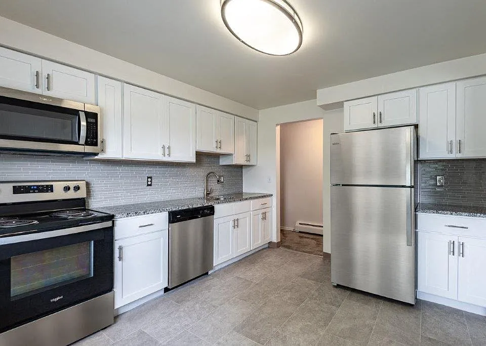 Glenbrook Manor Apartment Homes