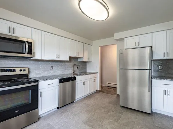 Glenbrook Manor Apartment Homes