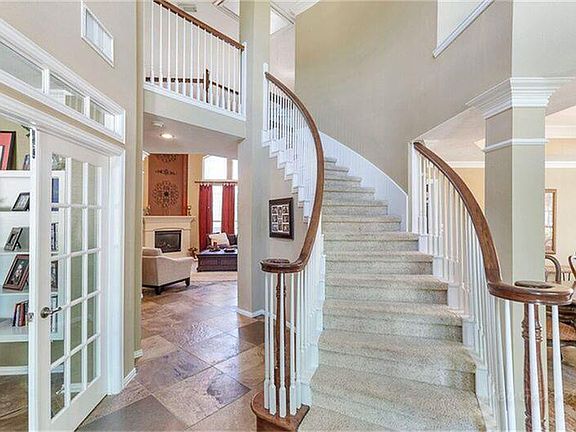 3rd image of 14111 Bloomingdale Manor Dr