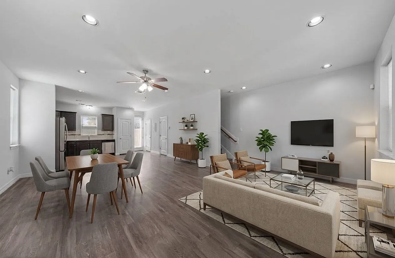 Stylish 2-Bed, 2.5-Bath Townhome with Private Patio & Fenced Yard 130 Belmont Ave, San Antonio — Photo 1