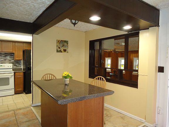 4th image of 2233 Ravenall Ave