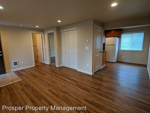 4th image of 3318 Chandler St APT 2