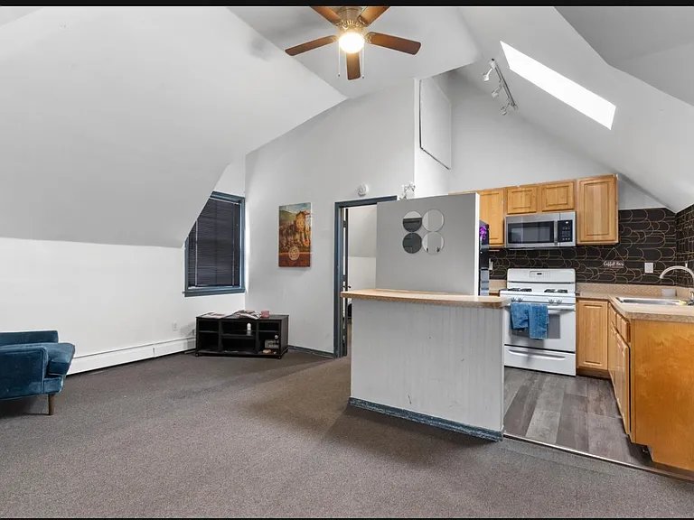 9 Troy St — Photo 1