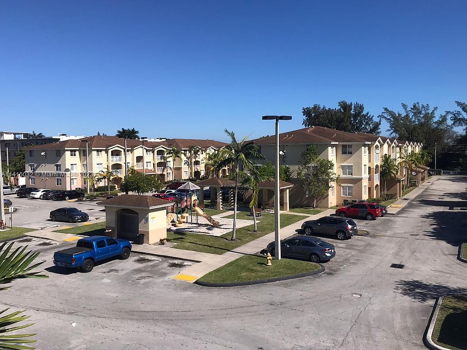 1st image of 13800 NE 3rd Ct APT 202