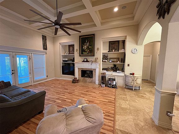 4th image of 709 Timberview Ct N