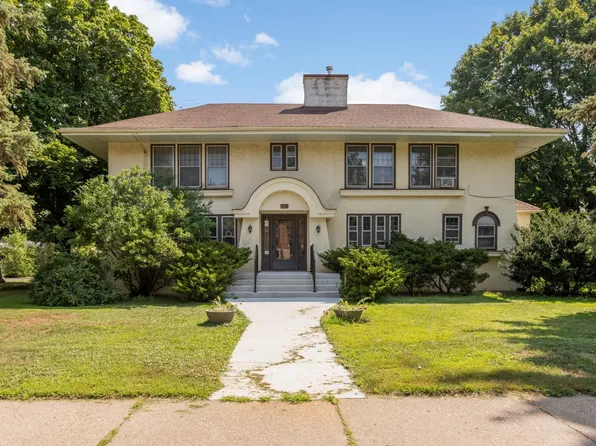 116 Lexington Pkwy N, Saint Paul, MN 55104